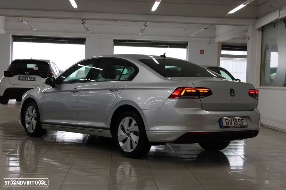 VW Passat 2.0 TDI Elegance - 4