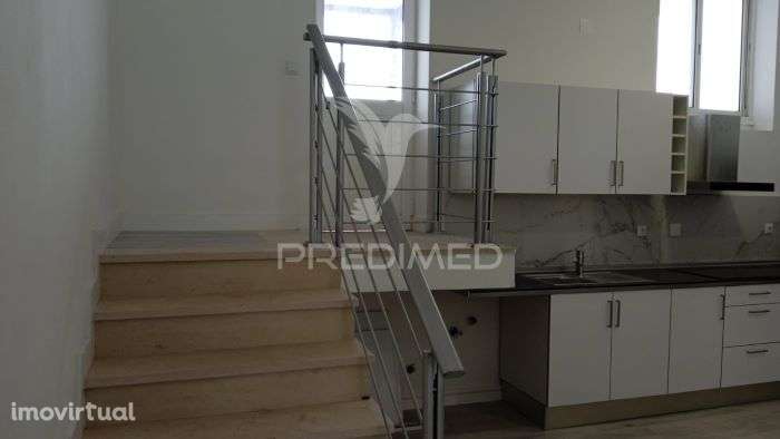 Loja com Terraço - 204,48 m² - Barreiro - Grande imagem: 3/10