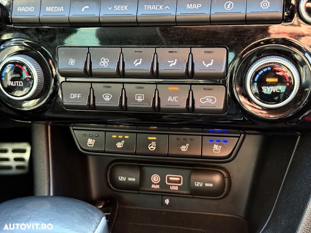 Kia Sportage 1.6 T-GDI AWD DCT GT LINE - 12