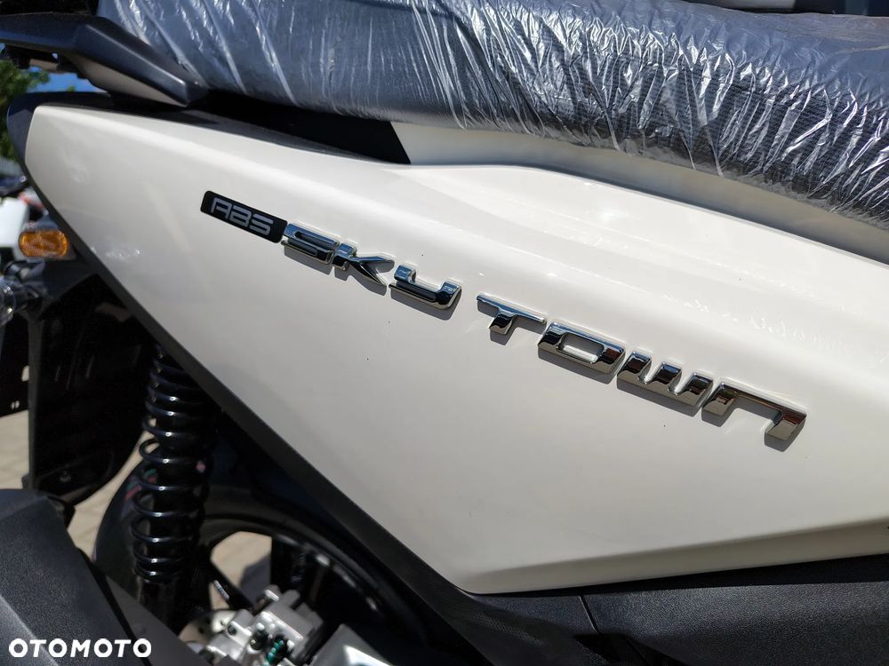 Kymco Skytown - 16