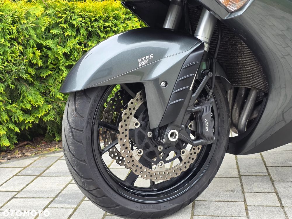 Kawasaki GTR - 28