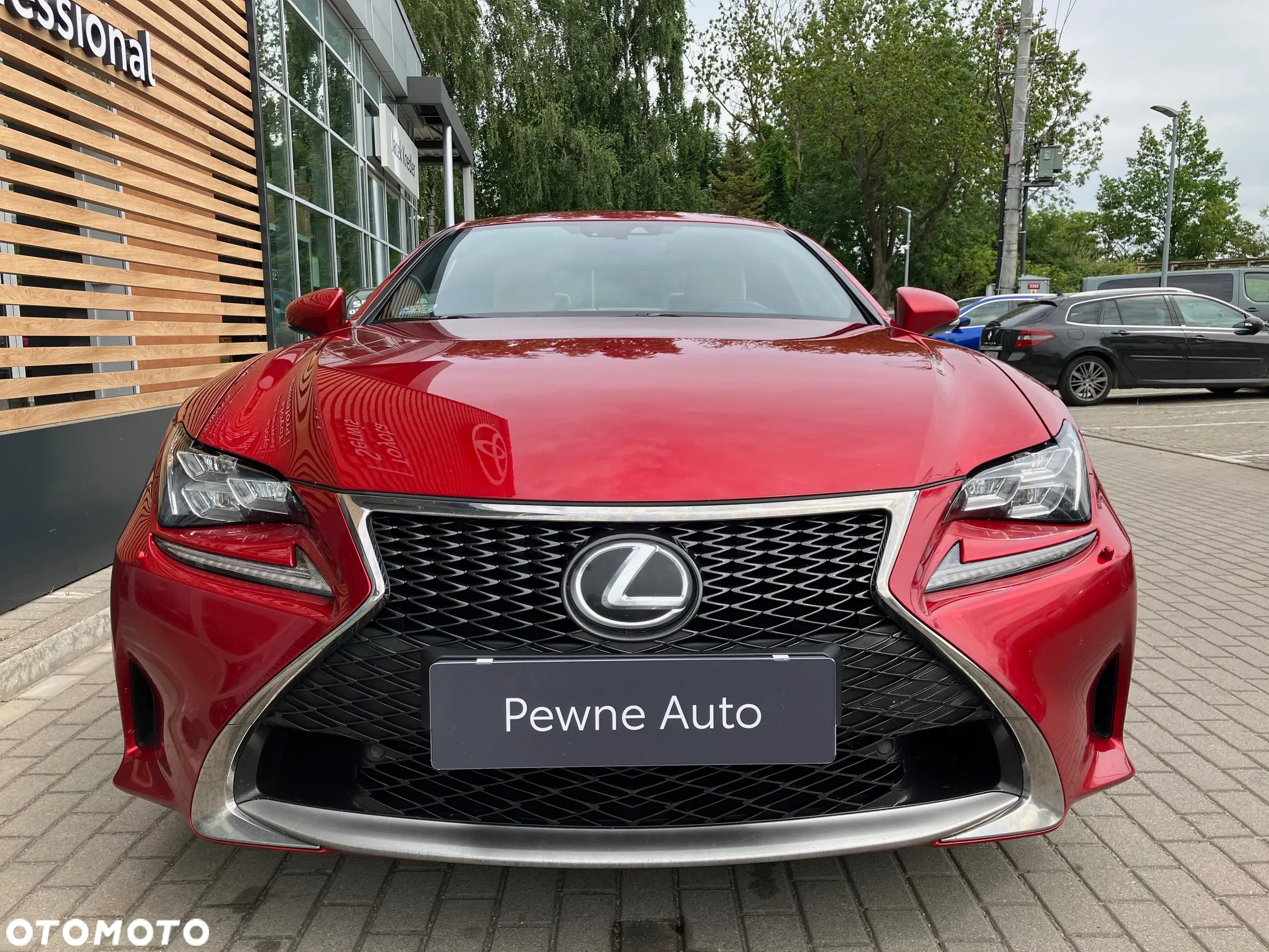 Lexus RC 200t / 300 F Sport - 12