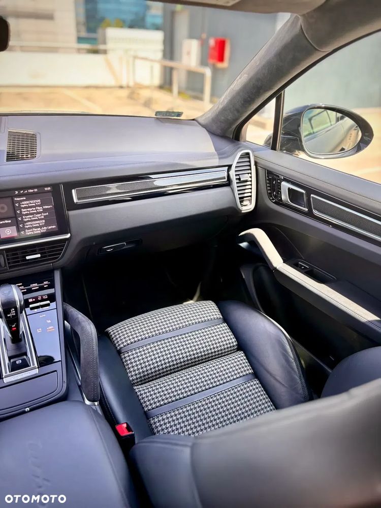 Porsche Cayenne - 17