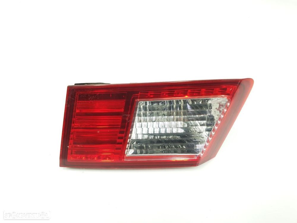 FAROLIM TRASEIRO DIREITO INTERIOR HONDA ACCORD BERLINA CU - 1