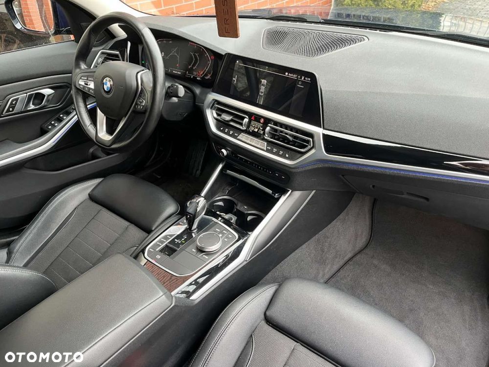 BMW Seria 3 330i - 8