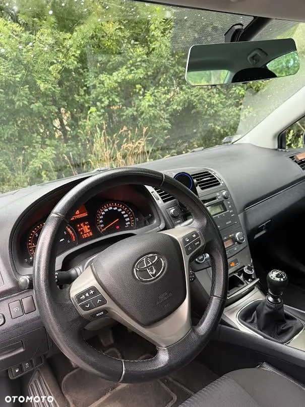 Toyota Avensis - 20