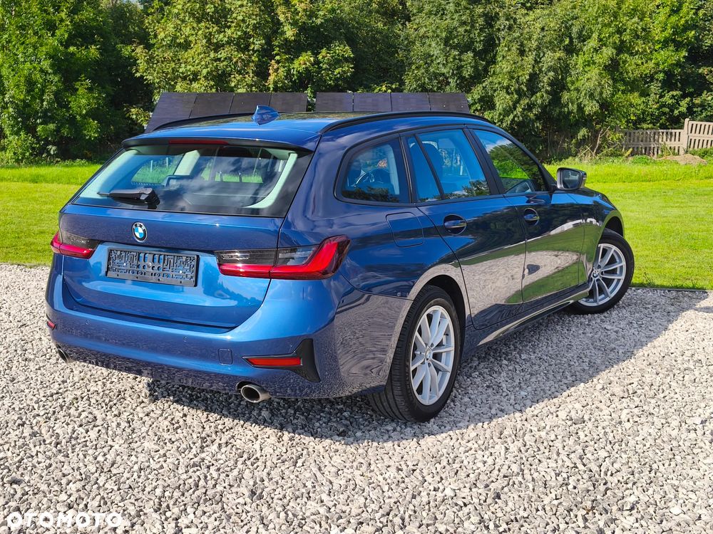 BMW Seria 3 318d - 4
