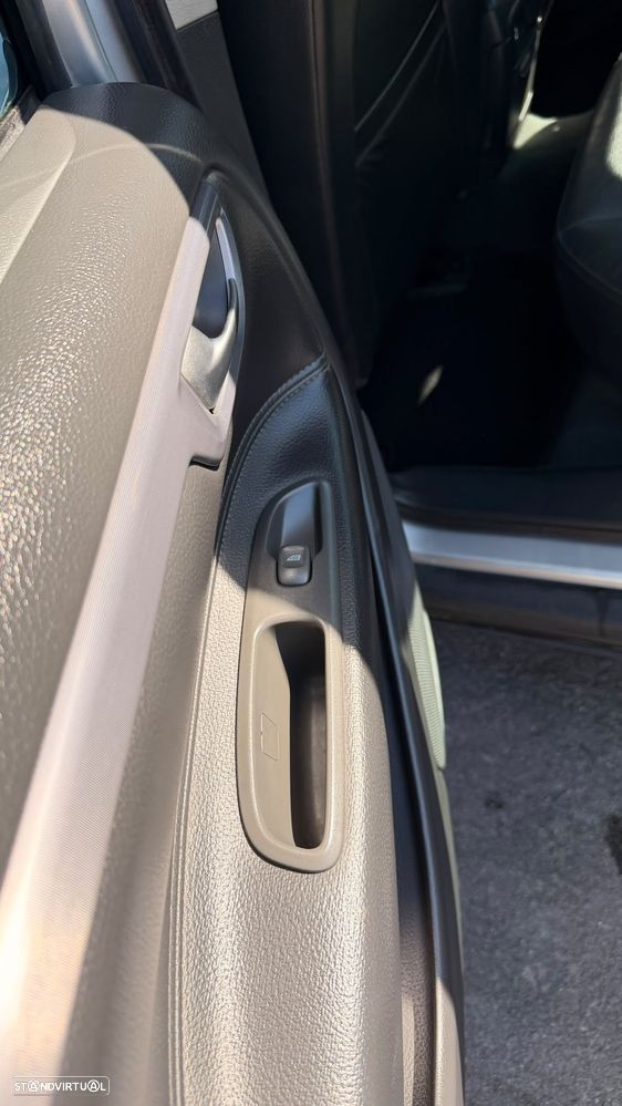 Volvo S60 2.4 D5 - 18