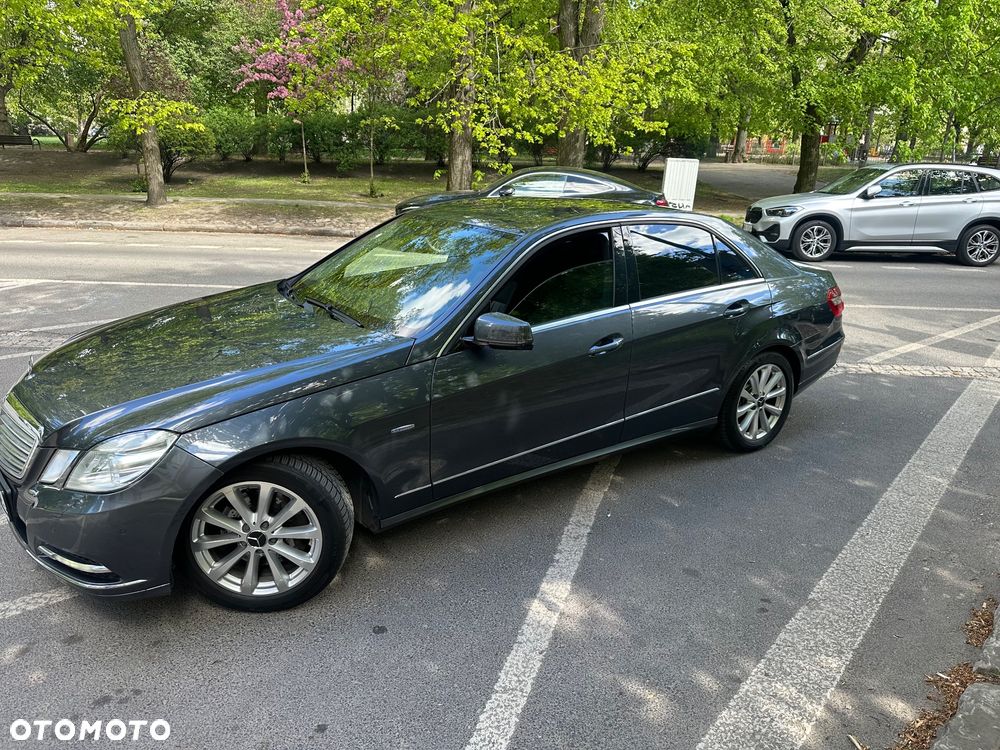 Mercedes-Benz Klasa E 250 CGI BlueEFFICIENCY 7G-TRONIC Elegance - 9