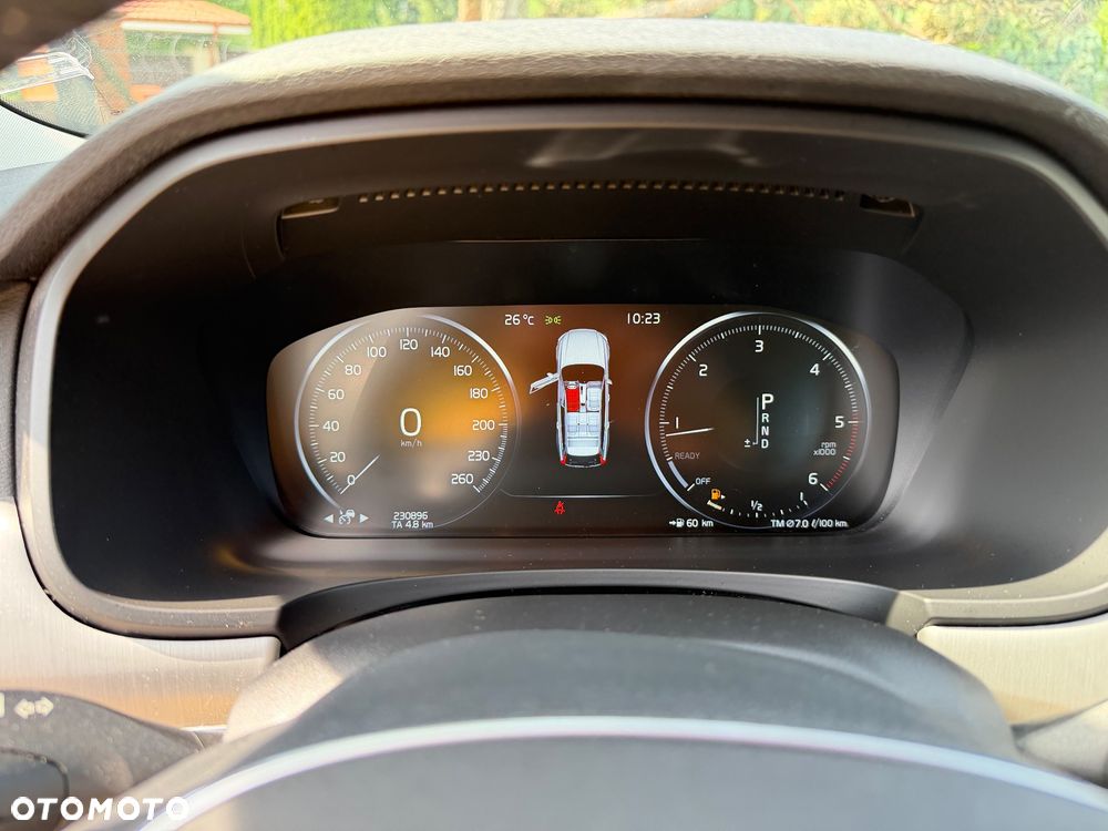 Volvo V90 D4 Momentum - 16