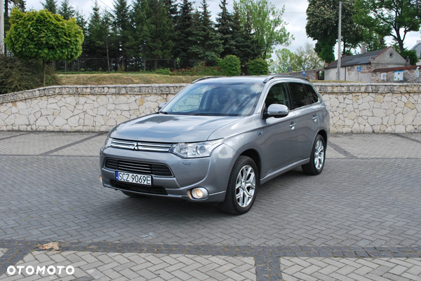 Mitsubishi Outlander 2.0 4WD Plug-In Hybrid Top