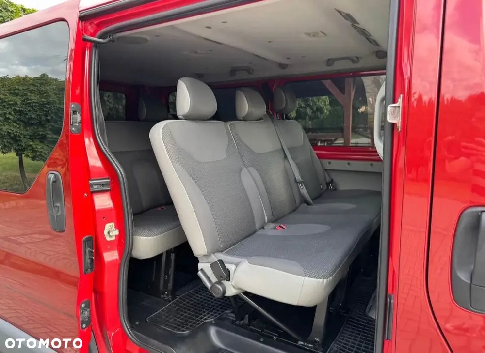 Opel Vivaro - 1