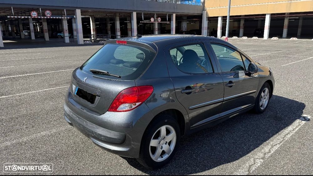 Peugeot 207 1.4 16V SE Millesim 200 Anos - 3