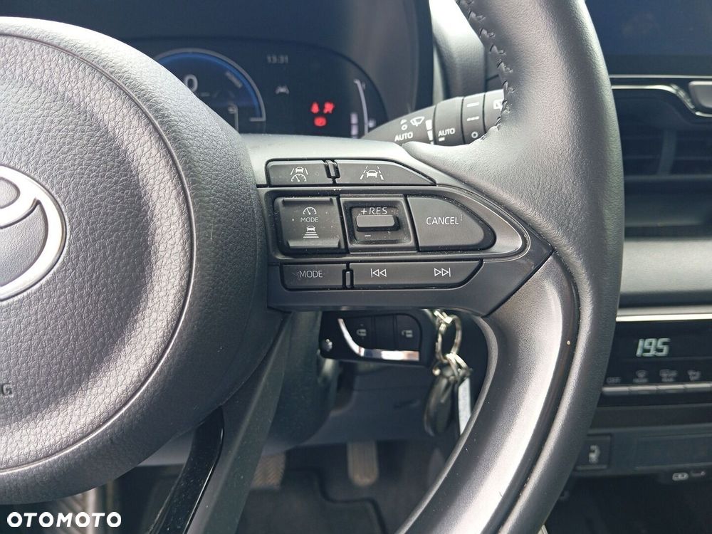 Toyota Yaris Hybrid 1.5 Style - 17