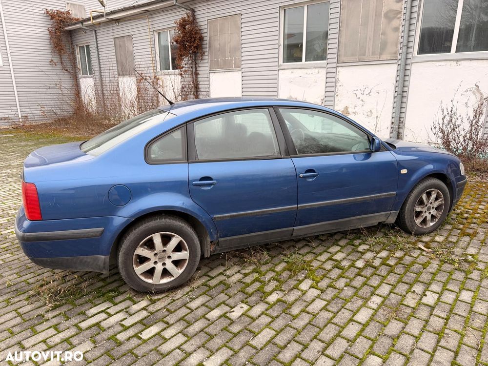Volkswagen Passat 1.8 Comfortline - 6