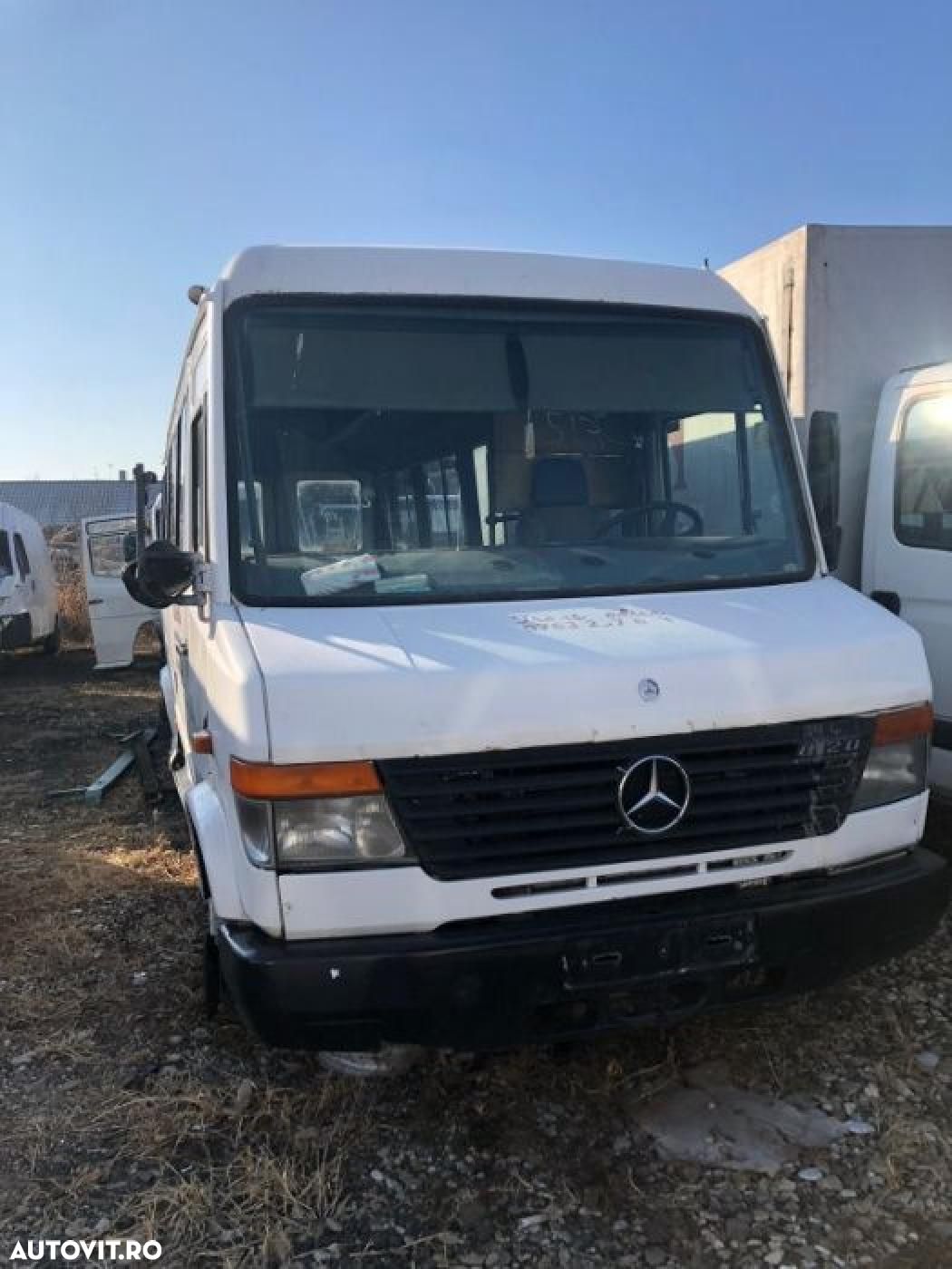 Dezmembrez Mercedes Vario, motor 4.2 - 4.8, an 2004 - 1