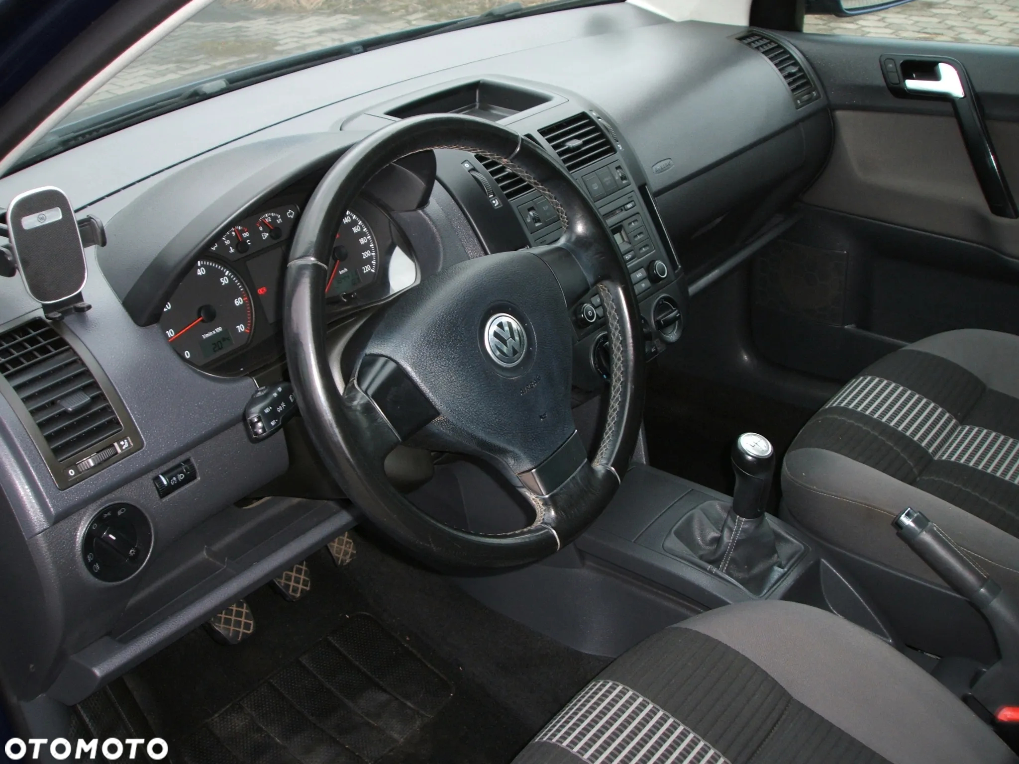 Volkswagen Polo - 11