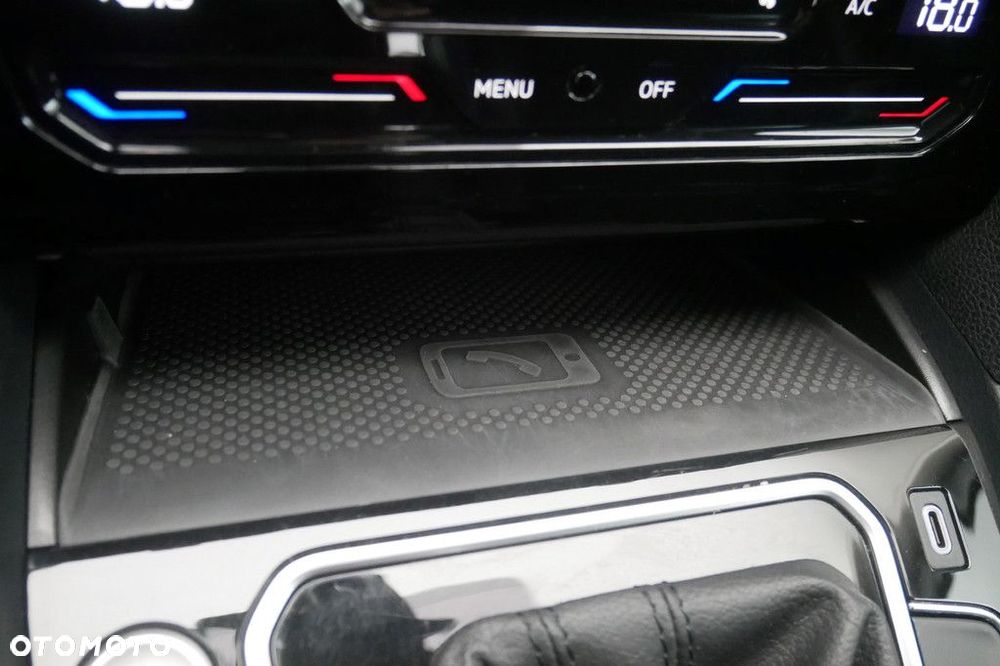 Volkswagen Passat 2.0 TSI Elegance DSG - 25