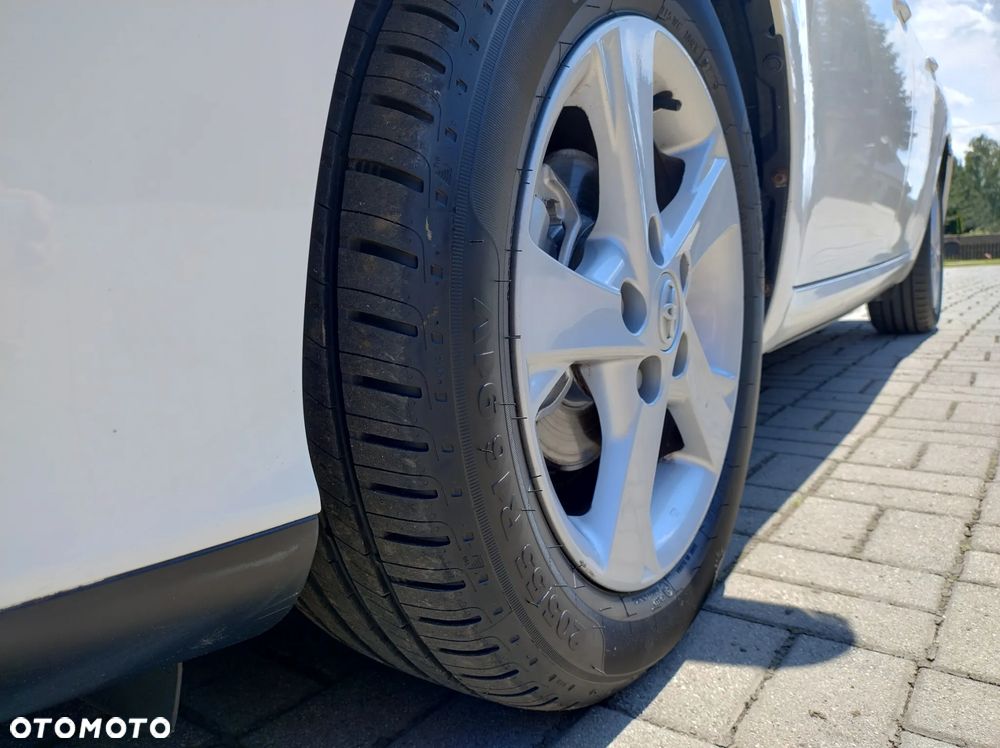 Toyota Auris 1.6 Club - 16