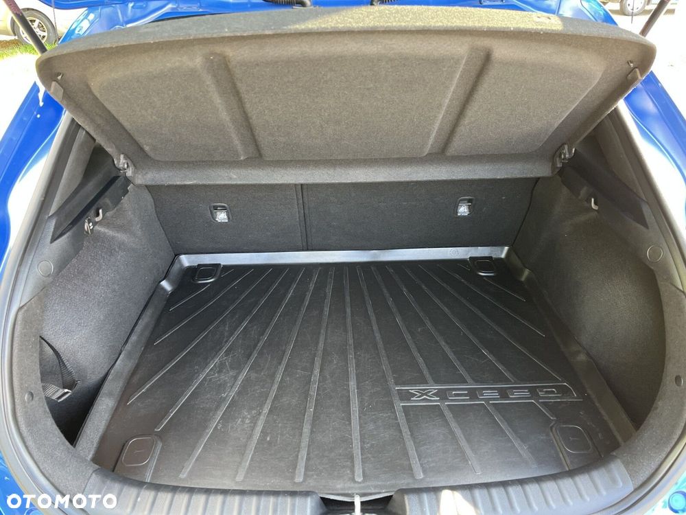 Kia XCeed - 17