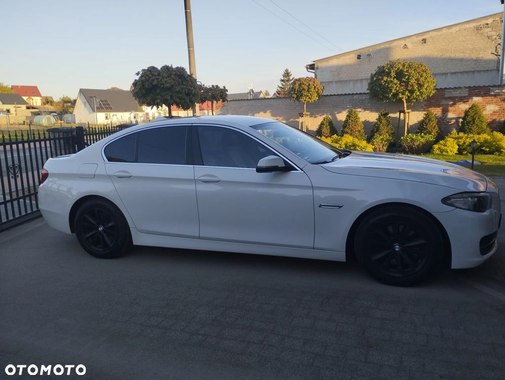 BMW Seria 5 525d Touring - 3