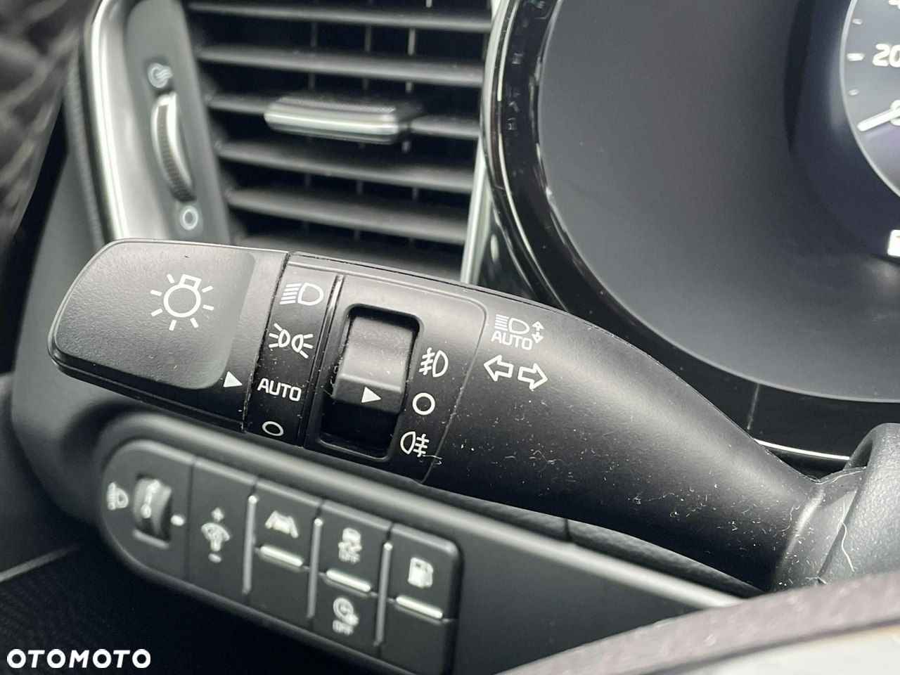 Kia XCeed - 23