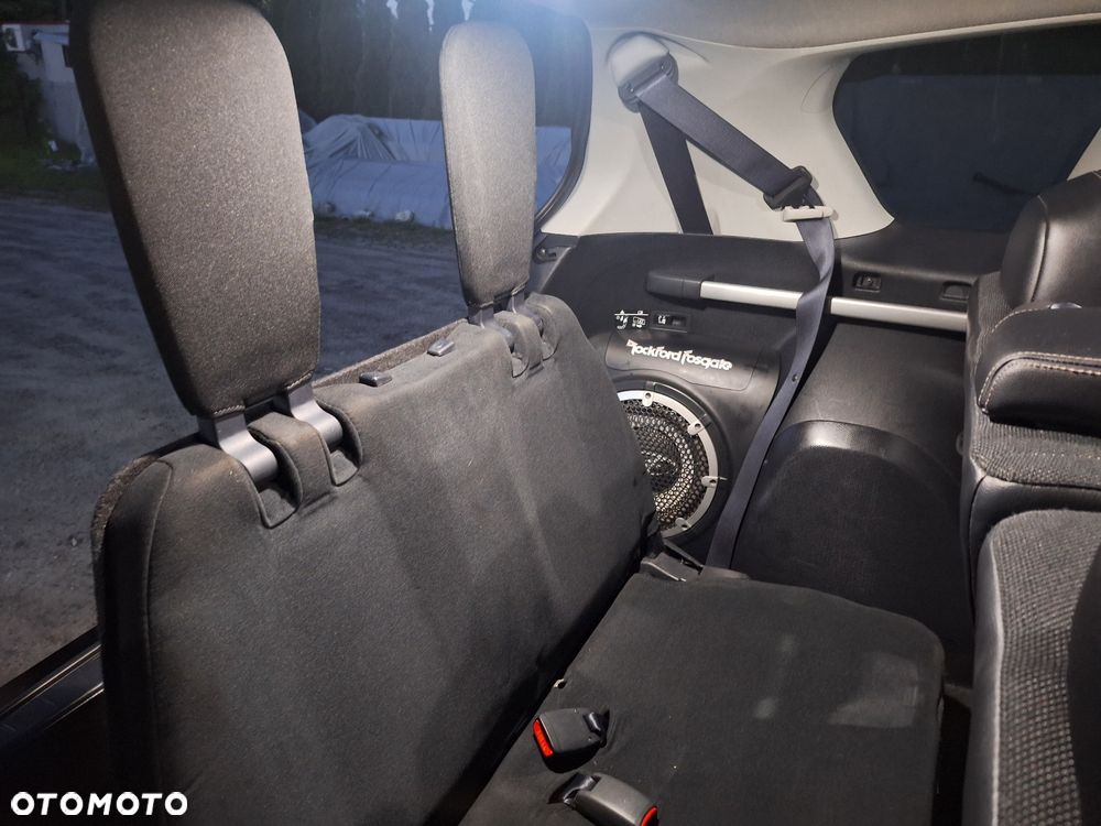 Mitsubishi Outlander - 25