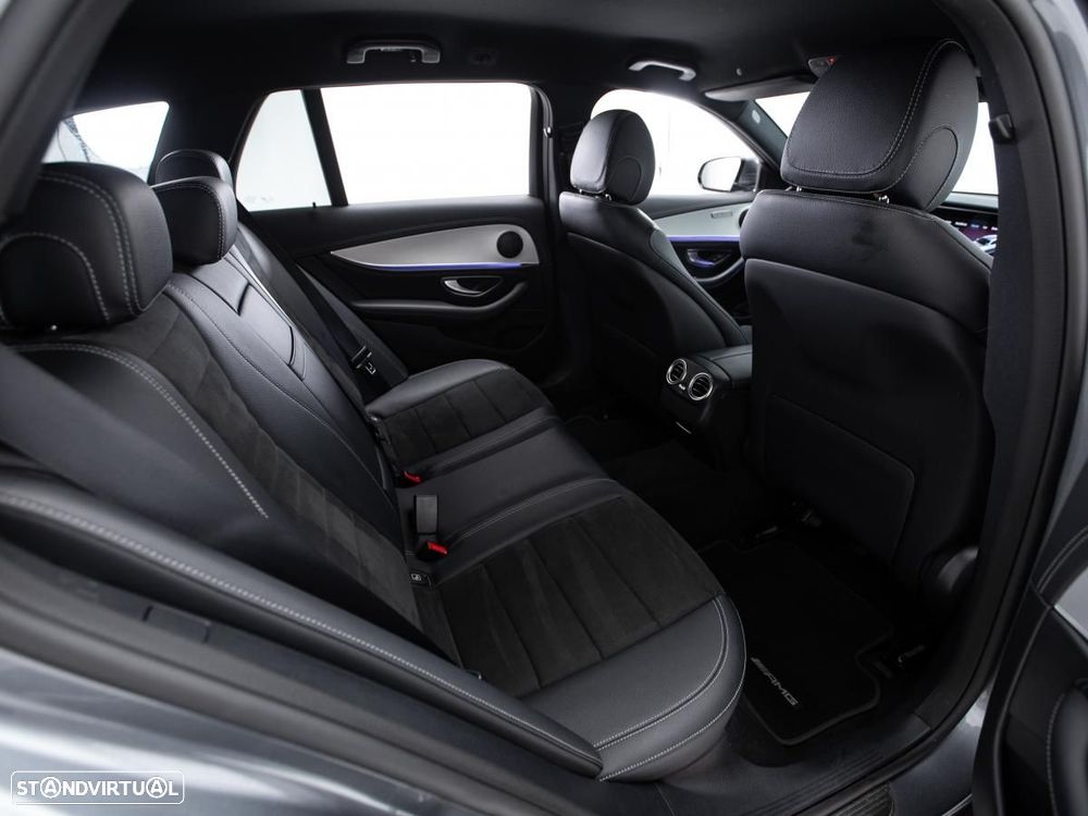Mercedes-Benz E 300 de AMG Line - 12