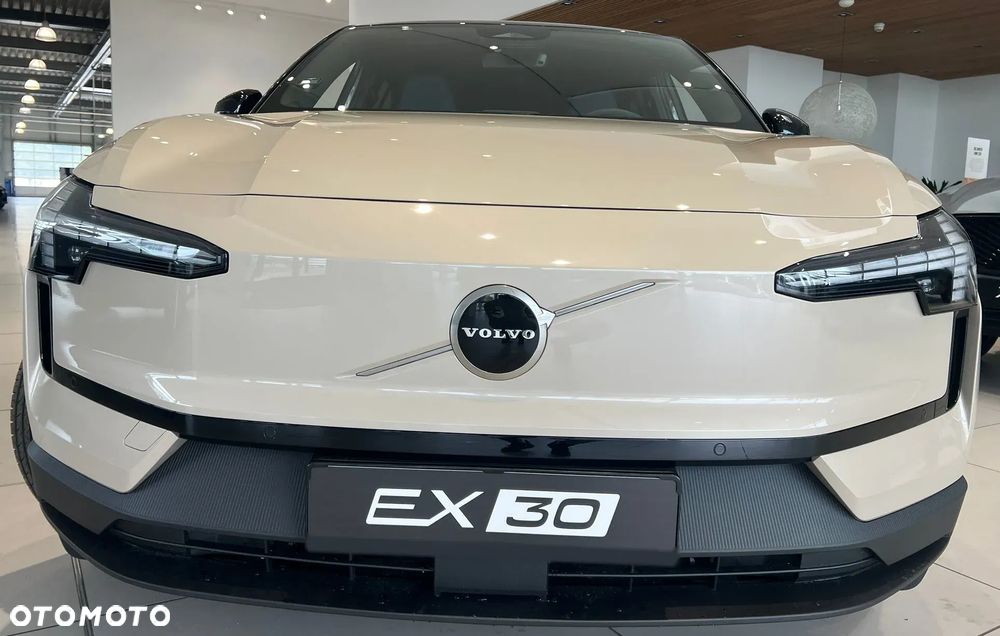Volvo EX30 69kWh Single Motor Long Range Plus - 16