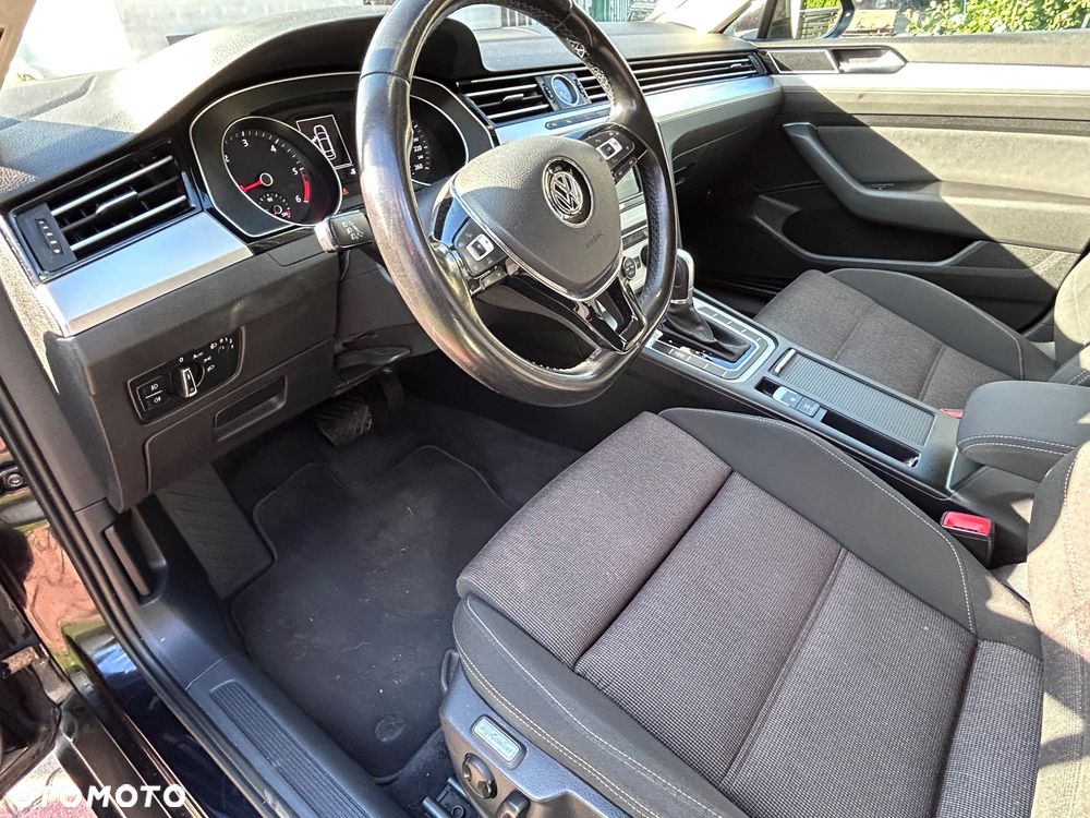 Volkswagen Passat - 6