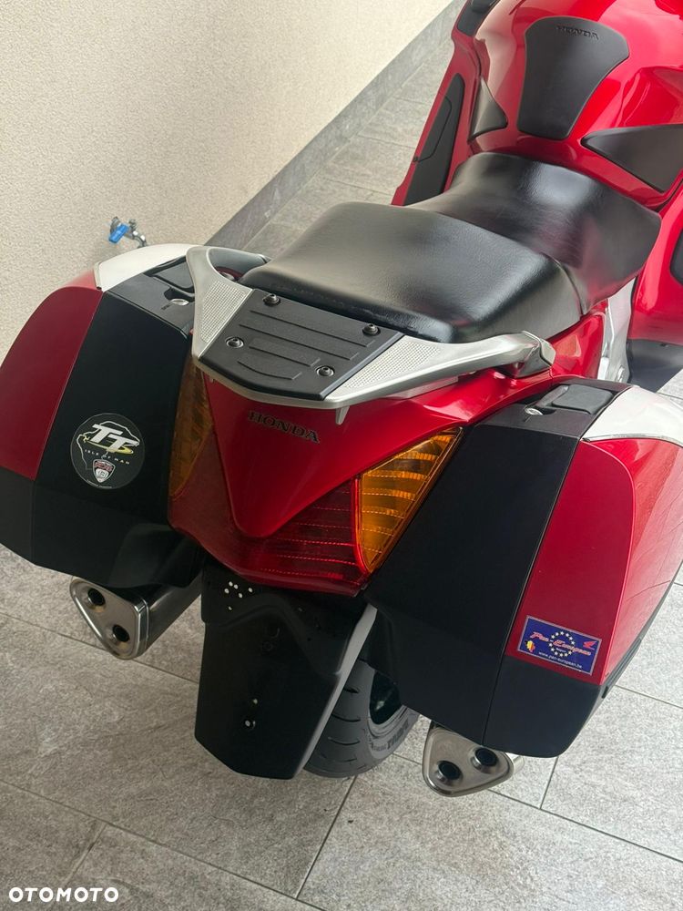 Honda ST - 16