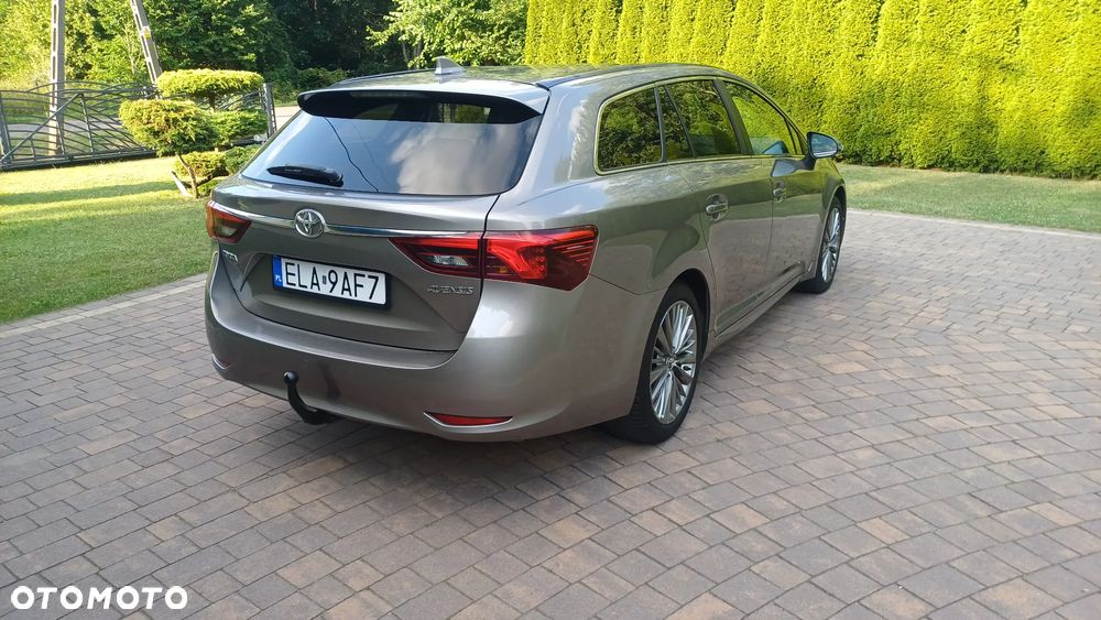 Toyota Avensis 1.8 Premium - 8