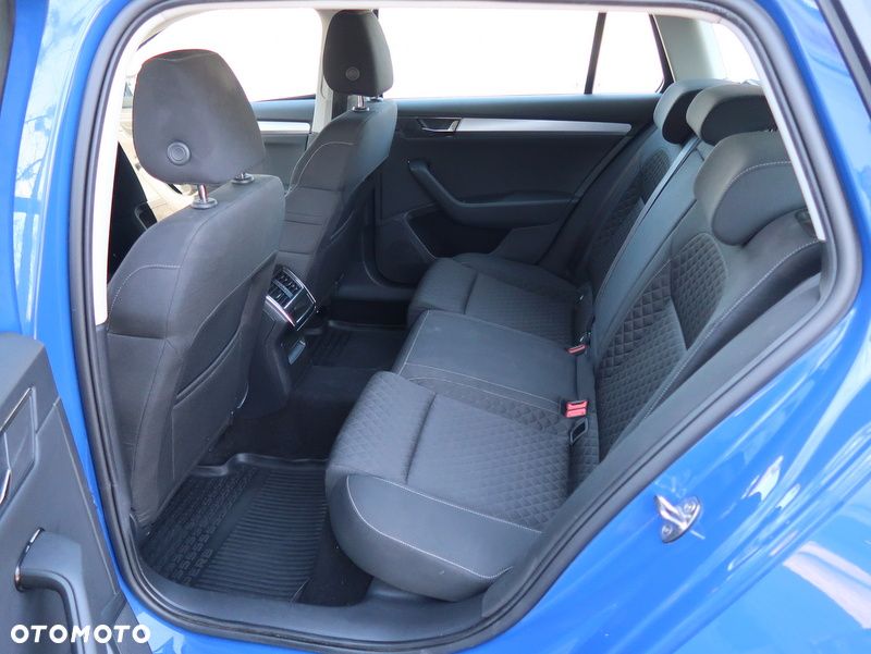 Skoda Superb 2.0 TDI SCR Ambition DSG - 14
