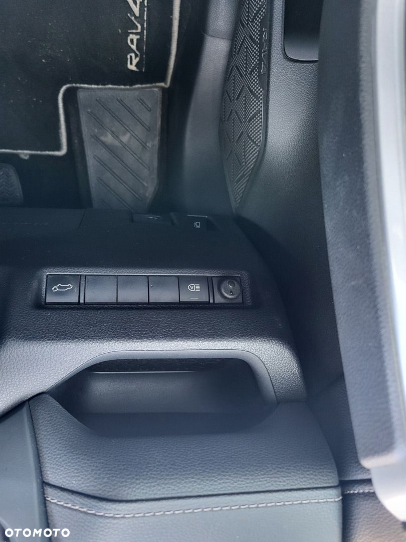 Toyota RAV4 - 11