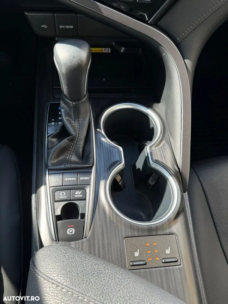 Toyota Camry 2.5 Dynamic - 25