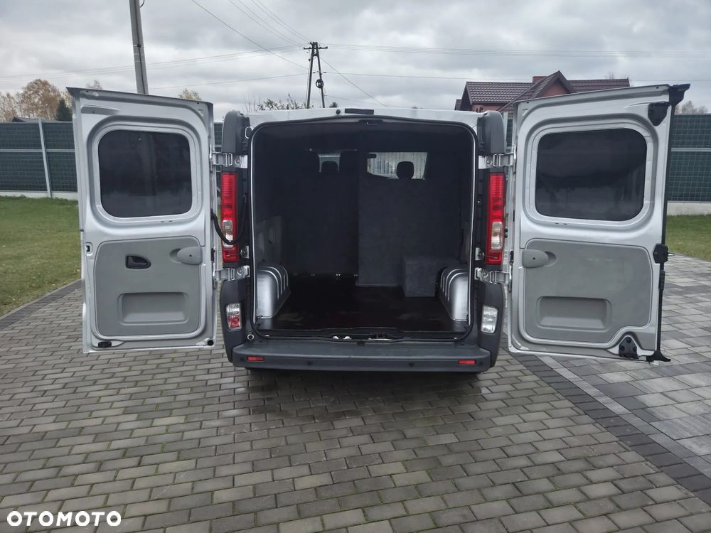 Renault TRAFIC LONG KLIMA TEMPOMAT ORYGINAŁ PODNOŚNIK DLA INWALIDY LUB INNE ZADBANY FULL OPCJA DOPOSAŻONY - 13