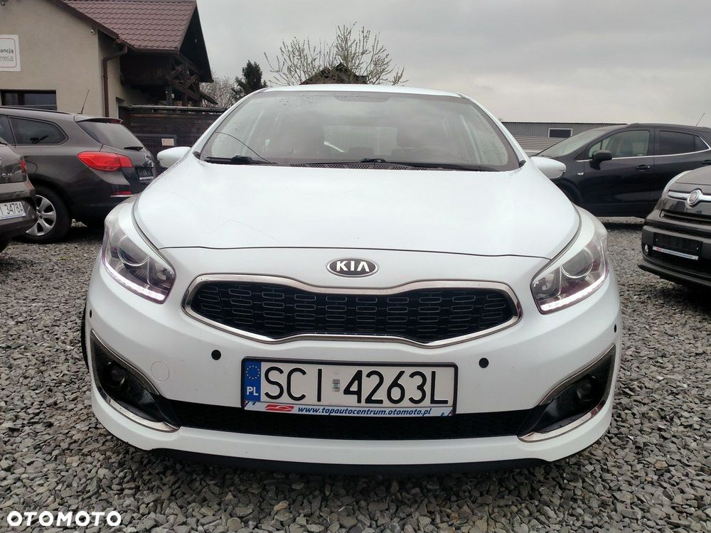 Kia Ceed - 9