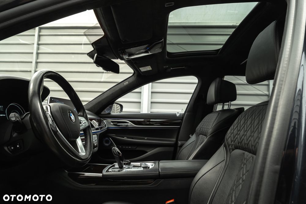 BMW Seria 7 740Li xDrive - 29