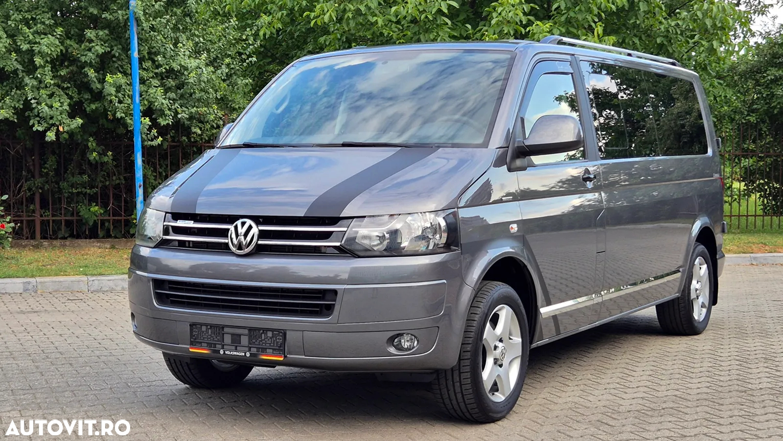Volkswagen Caravelle - 5