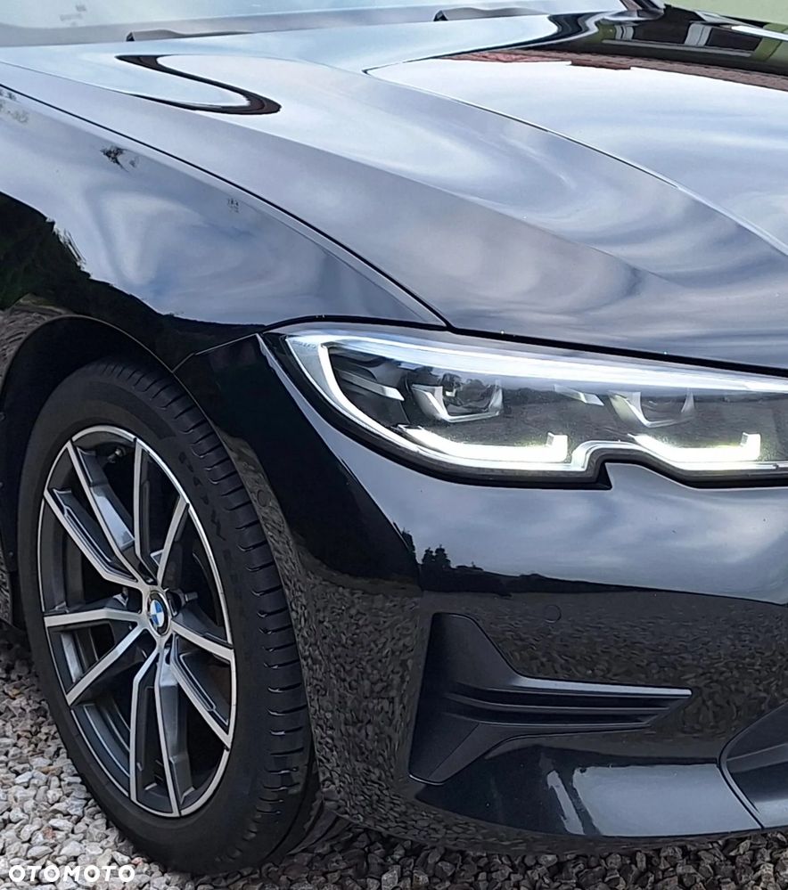 BMW Seria 3 320d MHEV Sport Line - 32