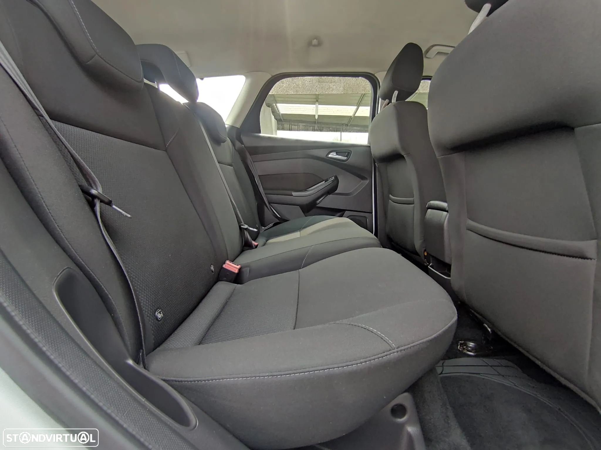 Ford Focus SW 1.0 SCTi Titanium Best - 27