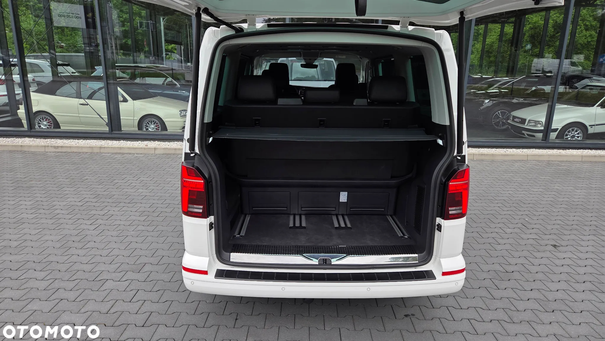 Volkswagen Multivan 6.1 2.0 TDI L1 Highline 4Motion DSG - 31