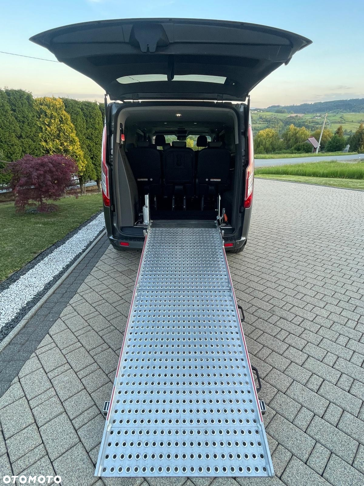 Ford Tourneo Custom 320 L2H1 VA Autm Titanium X - 10