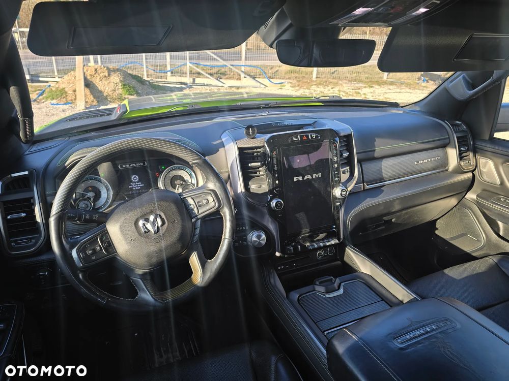 RAM 1500 5.7 Crew Cab Shortbed Limited Black - 21