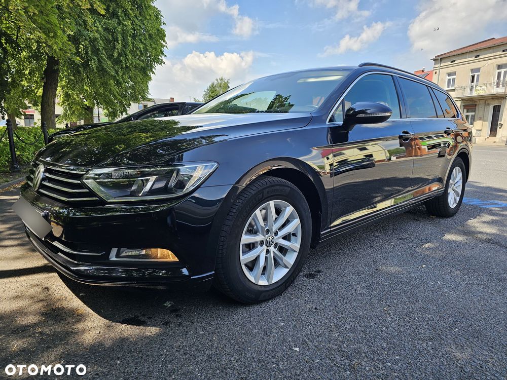 Volkswagen Passat - 1