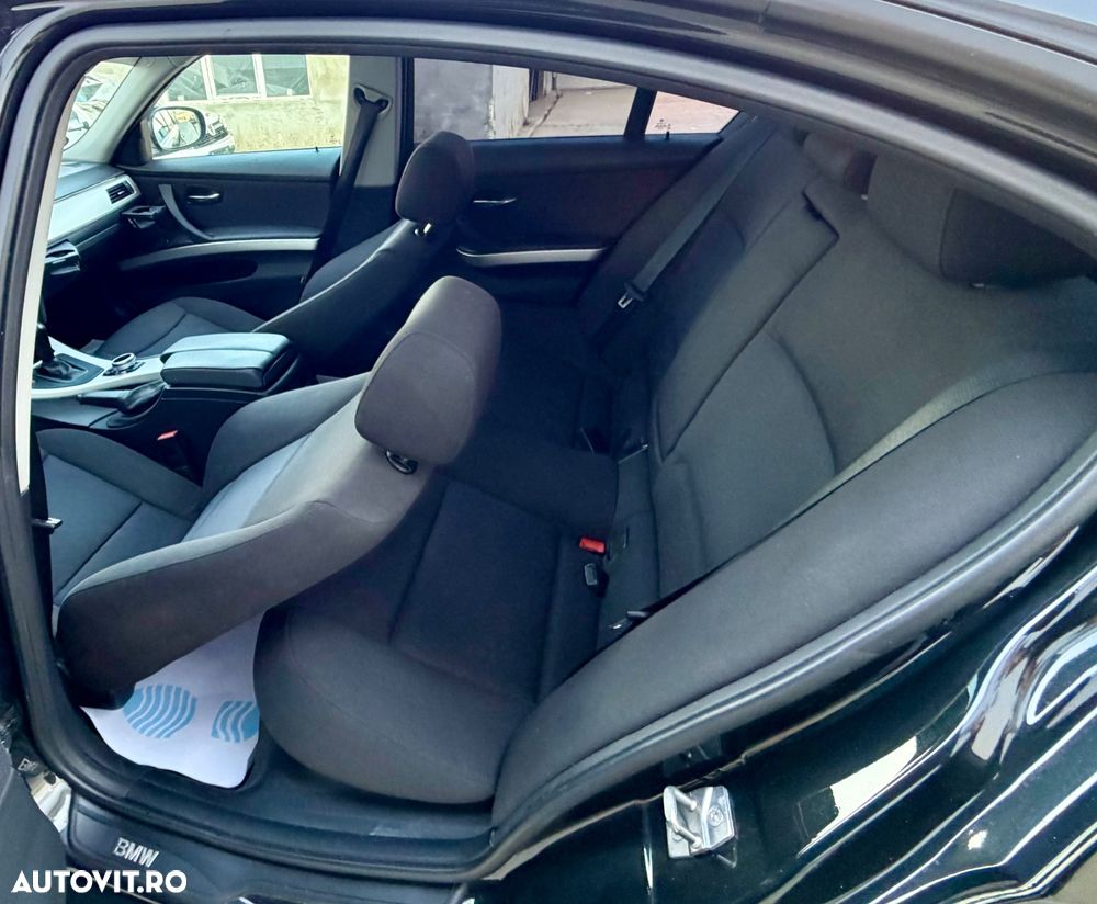 BMW Seria 3 320d DPF Aut. - 31