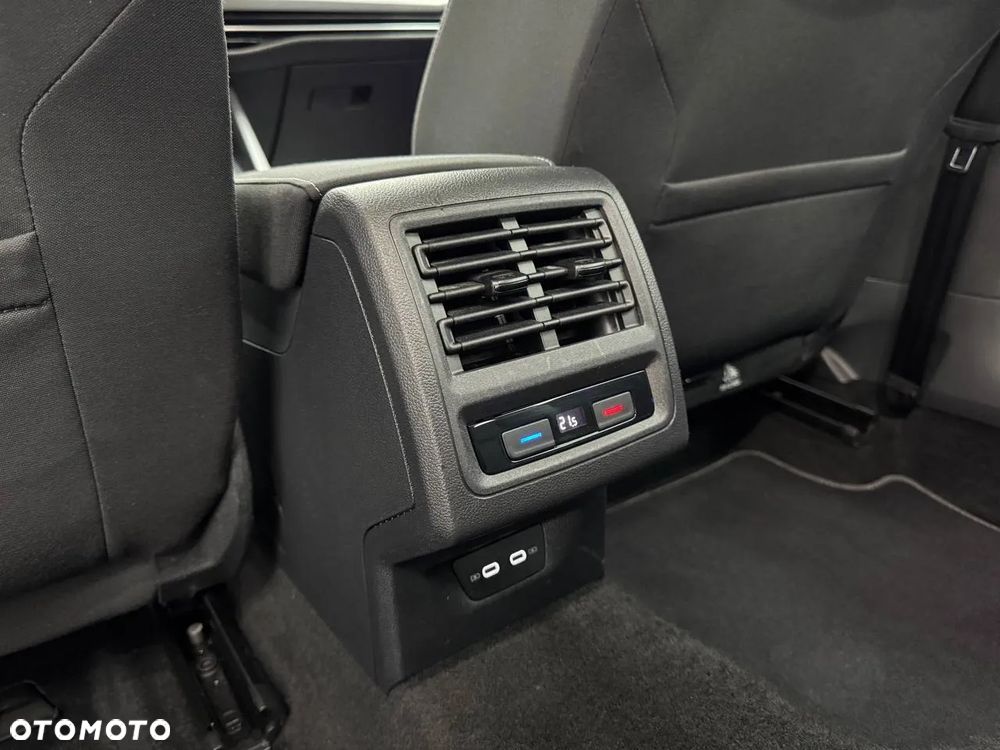 Volkswagen Golf - 29