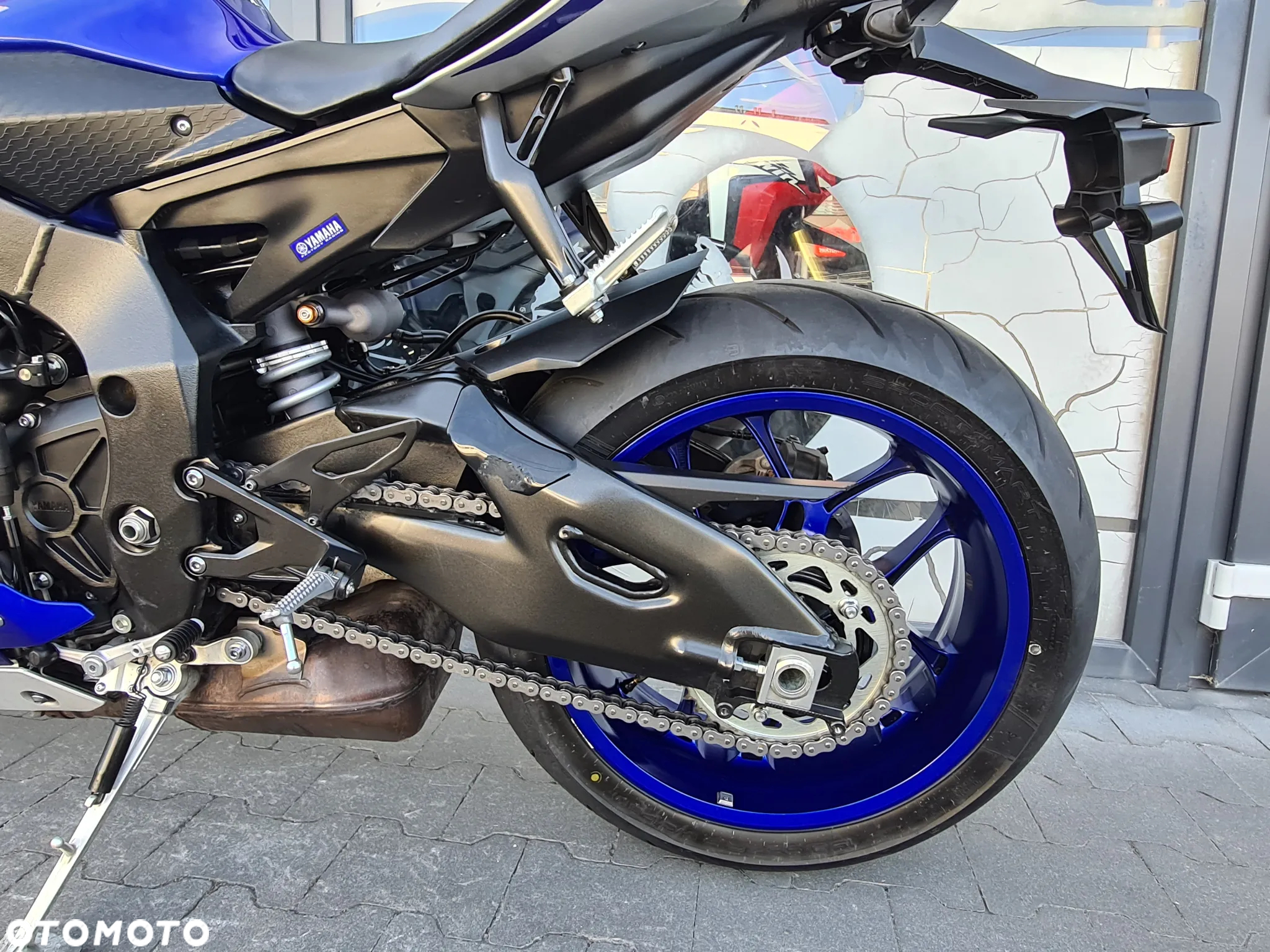 Yamaha R1 - 7