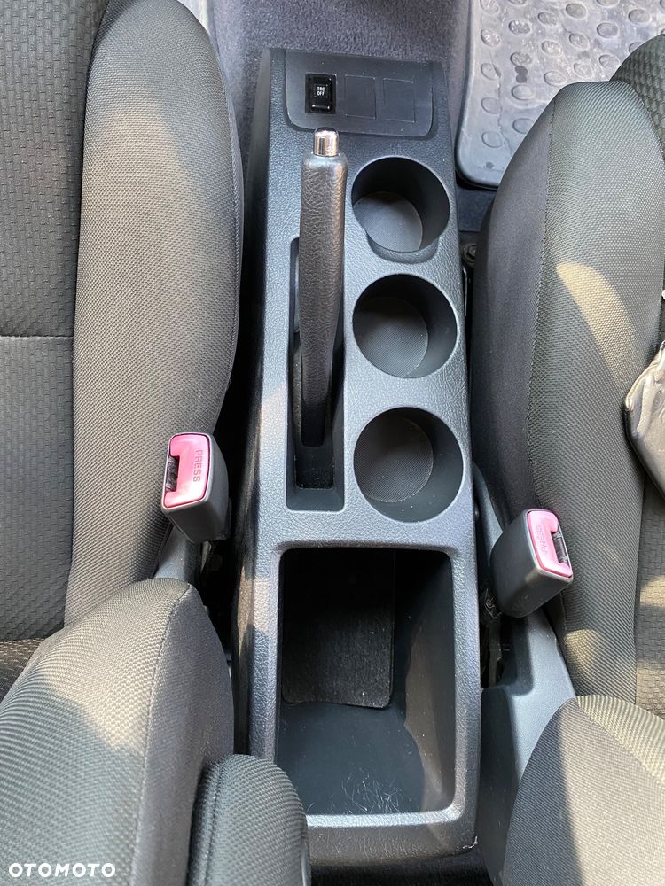 Toyota Corolla Verso - 21