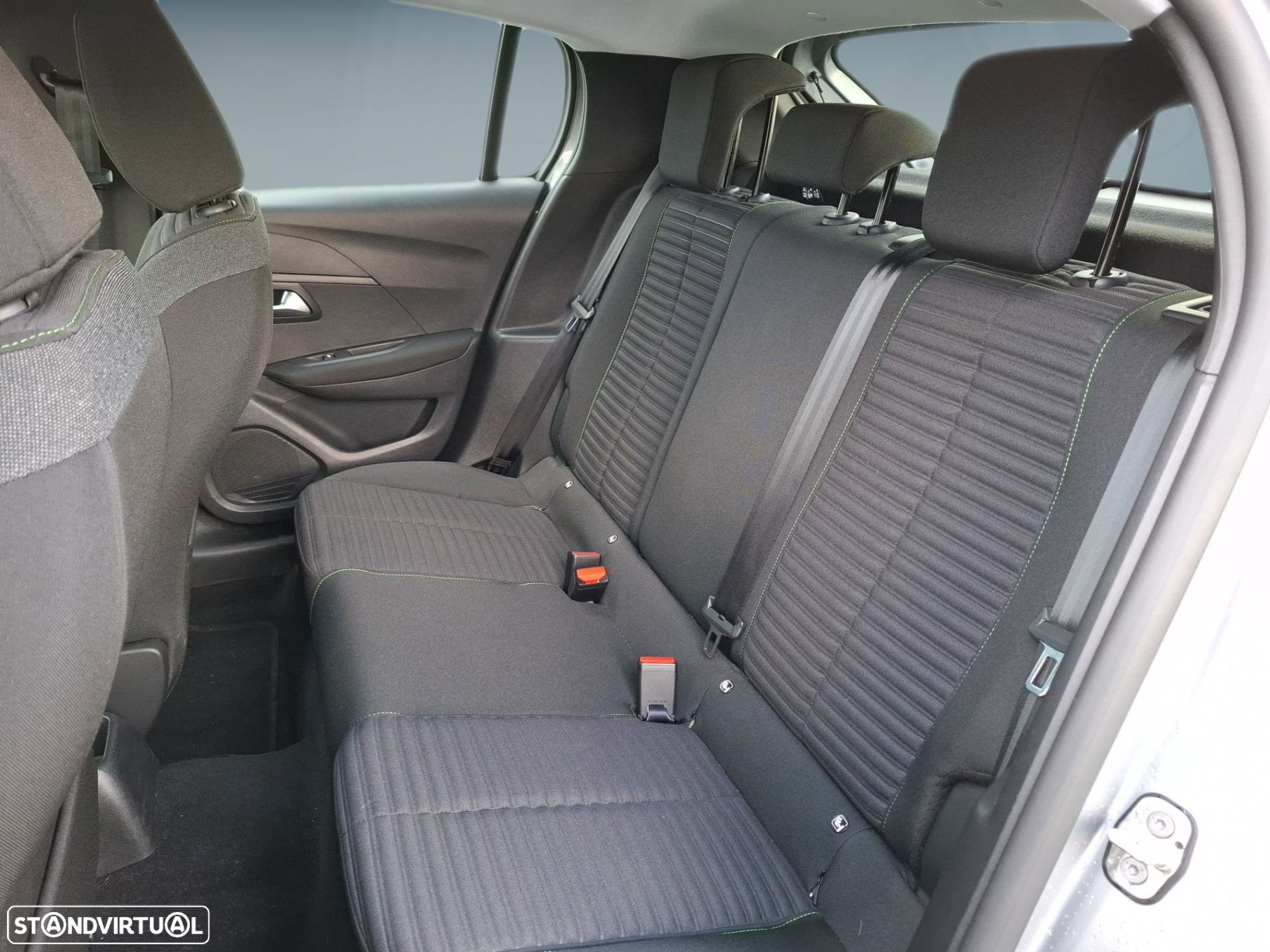 Peugeot 208 1.2 PureTech Active - 12